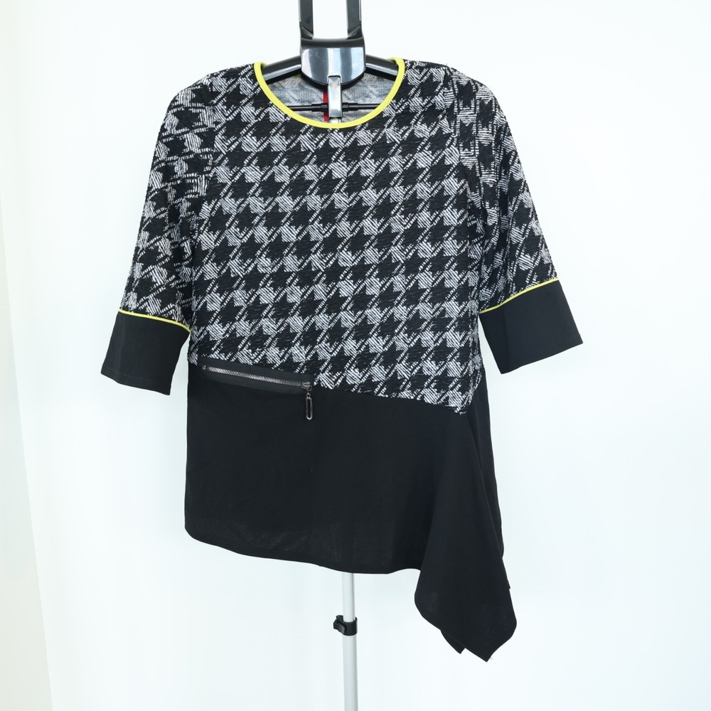 IC by Connie K Tunic Top Blouse Women's Small Black Asymmetrical Hem Houndstooth